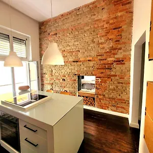 https://altbau-wohnung-kaiserviertel-110m2-haustier-moglich-traumhaft.topcolognehotels.com